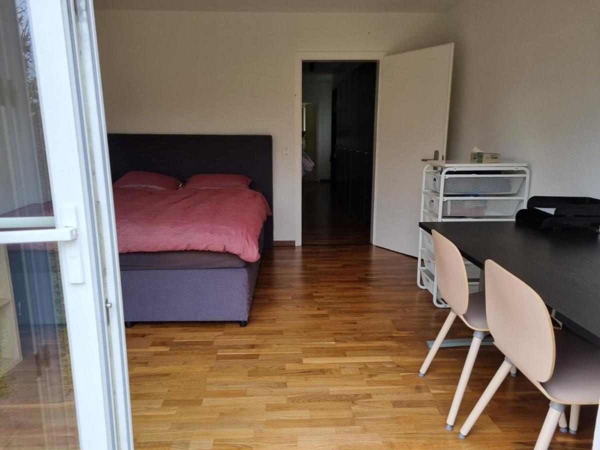 Chambre Lumineuse Dans Une Grande Villa Le Landeron Εξωτερικό φωτογραφία